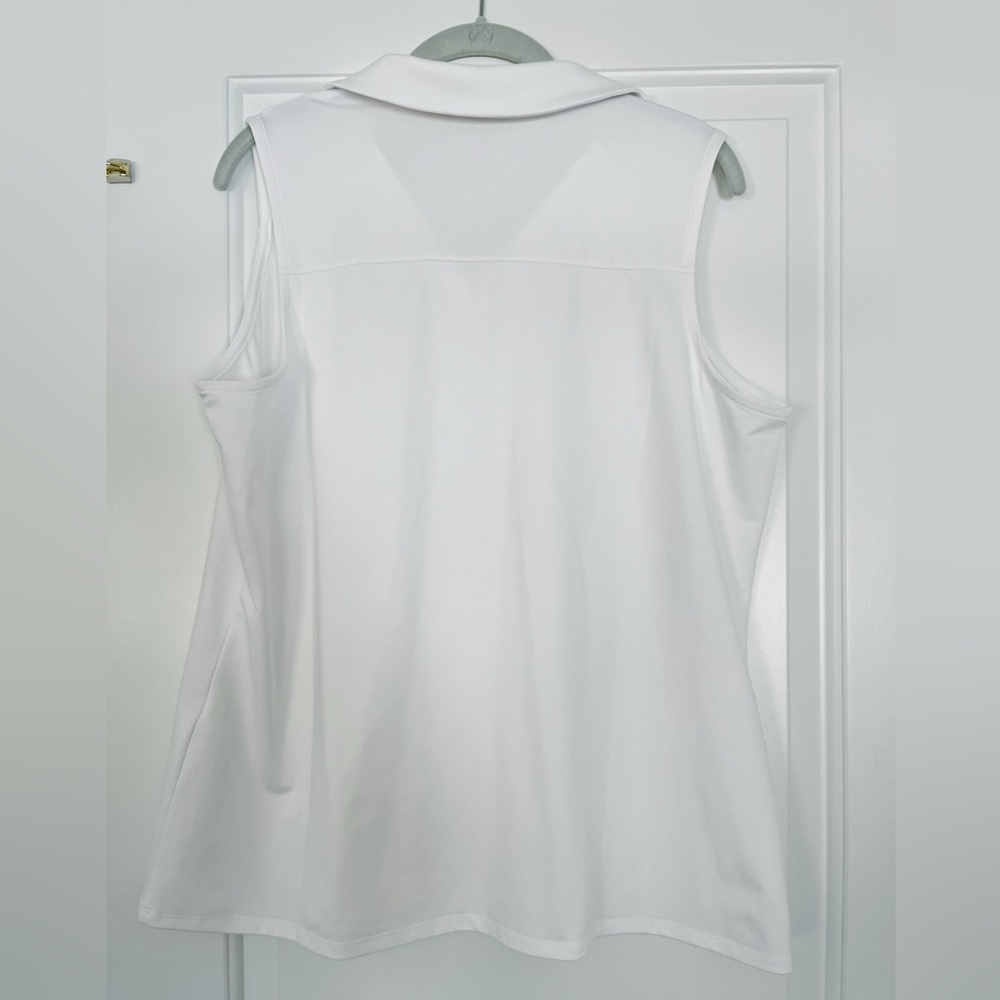 NWOT Chico’s White Sleeveless Collared Knit Top - Picture 2 of 4